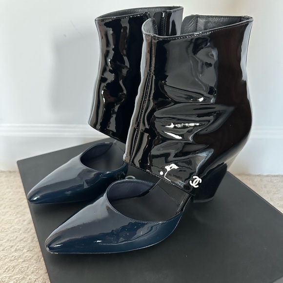 Chanel 2020 Interlocking CC Logo Mule - Picture 1 of 5